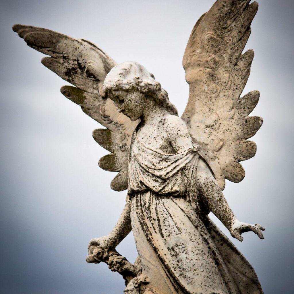 L'Arcangelo Uriel - il messaggero divino della saggezza spirituale e della luce Angeli arcangelo uriel